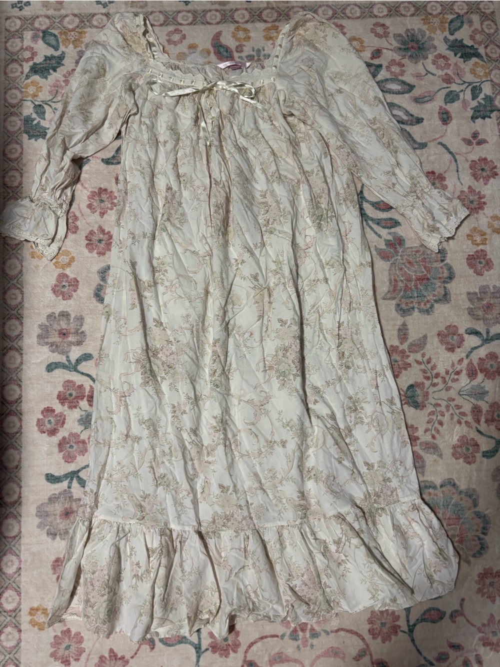 Victoria's Secret Vintage Ivory Floral Nightgown with Ruffle Hem Y2K